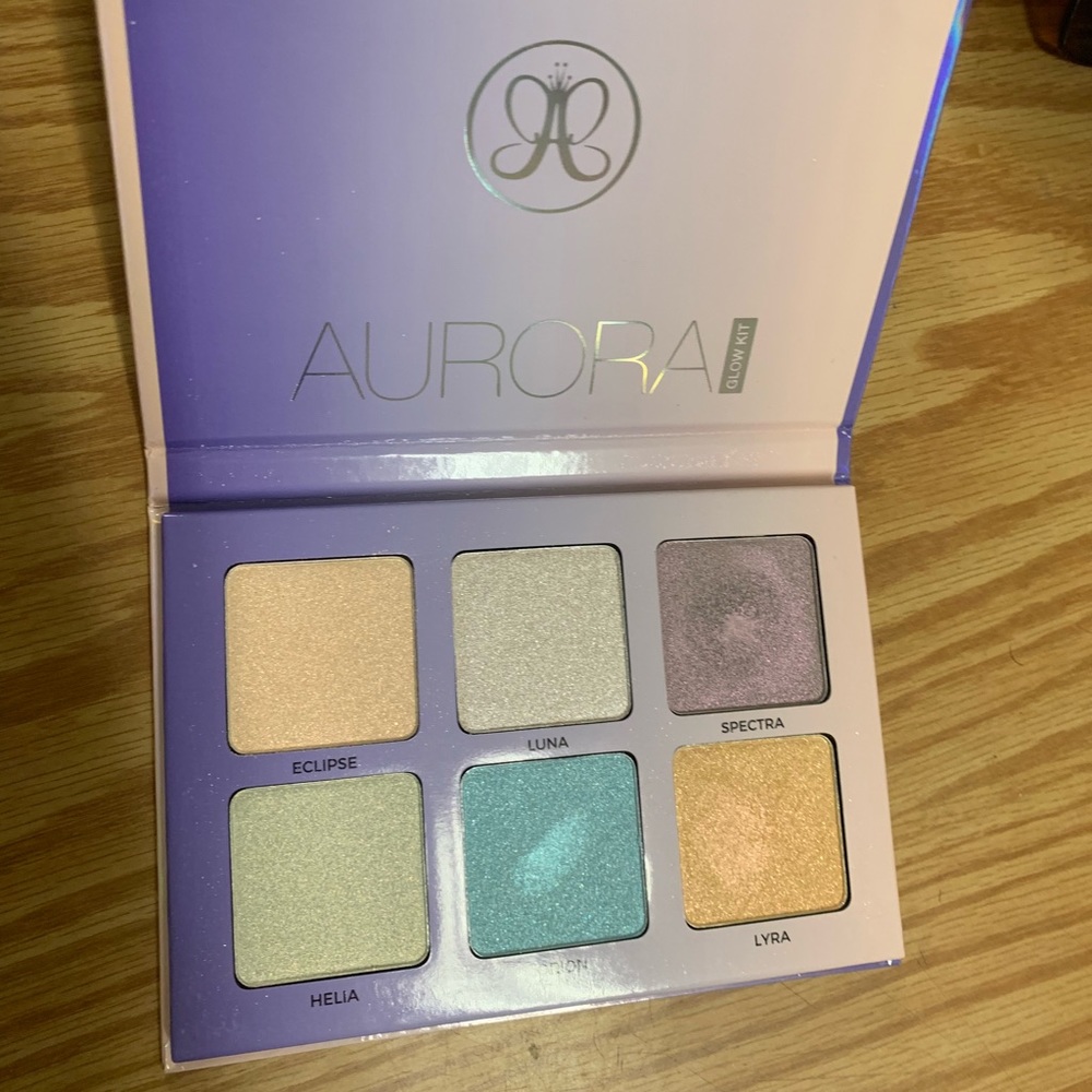 anastasia beverly hills glow kit in aurora